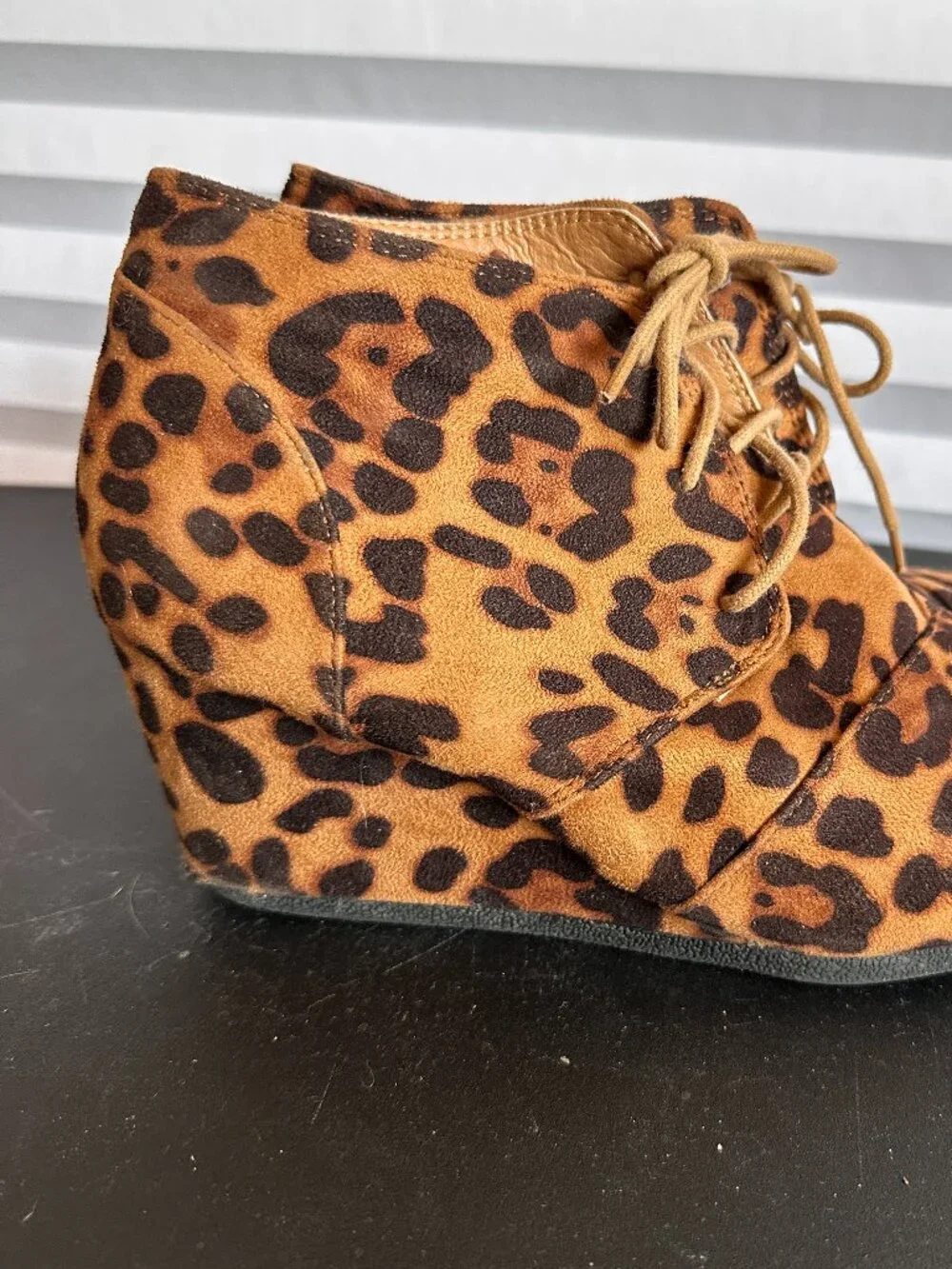 Lov Mark Women’s Animal Faux Suede Wedge Lace-Up Shoes Size 9 – Chic Bootie